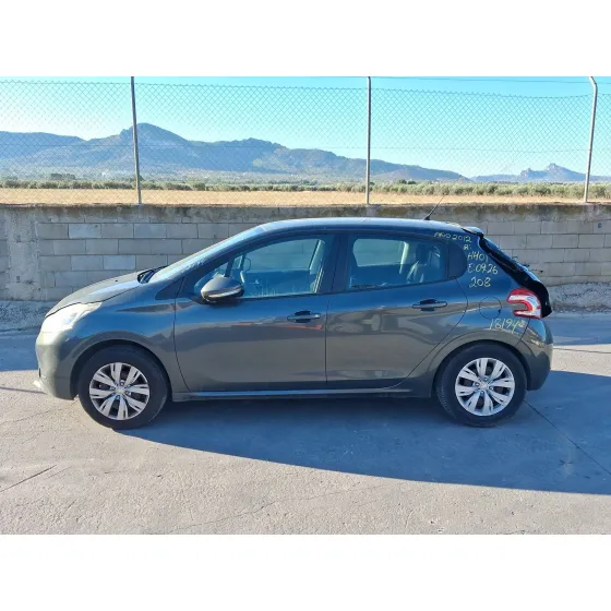 Peugeot 208 I (CA_, CC_) 2012