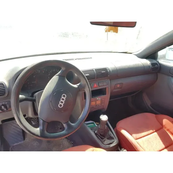 AUDI A3 (8L) '2001 1.6 AMBIENTE GRIS