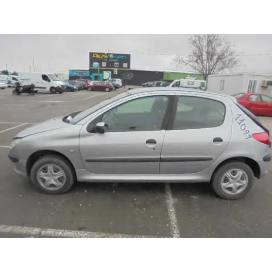 PEUGEOT 206 BERLINA '2001 XT GRIS