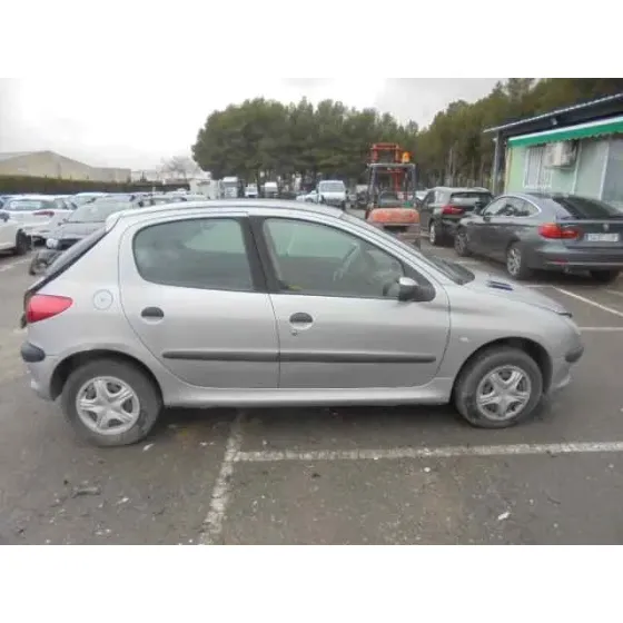 PEUGEOT 206 BERLINA '2001 XT GRIS