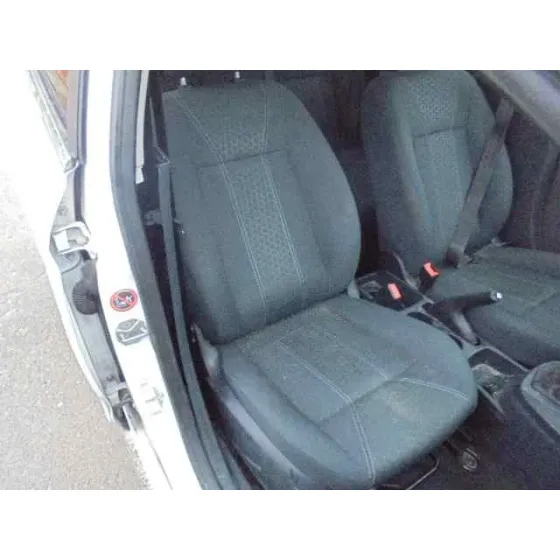 FORD FIESTA (CB1) '2011 TITANIUM BLANCO