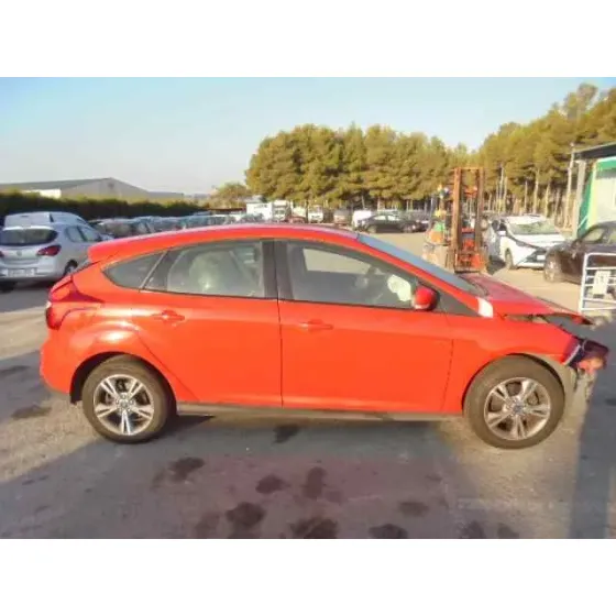 FORD FOCUS LIM. '2014 TITANIUM ROJO