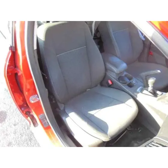 FORD FOCUS LIM. '2014 TITANIUM ROJO