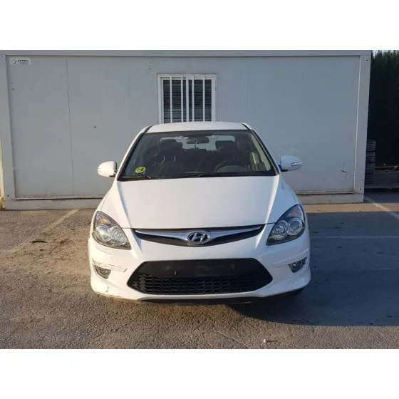 HYUNDAI I30 '2011 CLASSIC BLANCO