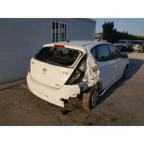 HYUNDAI I30 '2011 CLASSIC BLANCO