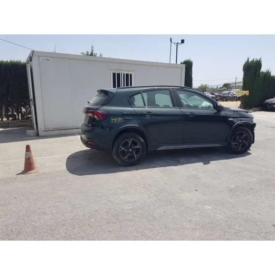 FIAT TIPO II (357) BERLINA '2022 CROSS VERDE