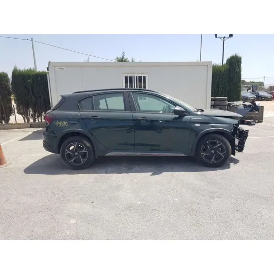 FIAT TIPO II (357) BERLINA '2022 CROSS VERDE