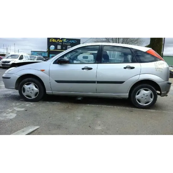 FORD FOCUS BERLINA (CAK) '2003 TREND GRIS PLATA