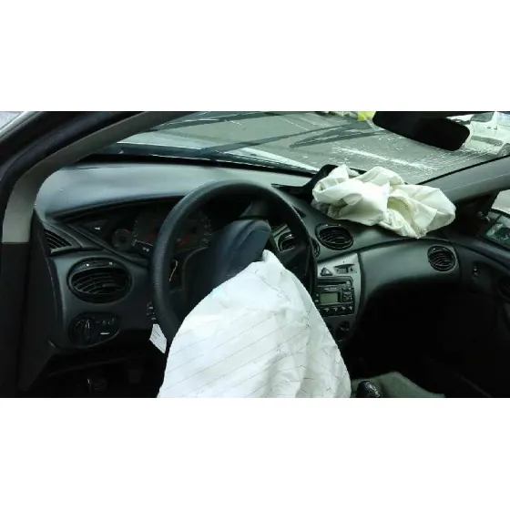 FORD FOCUS BERLINA (CAK) '2003 TREND GRIS PLATA