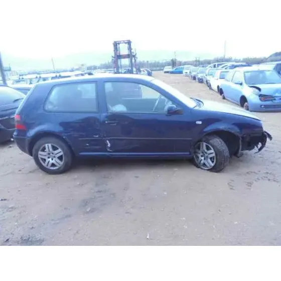 VOLKSWAGEN GOLF IV BERLINA (1J1) '2000 CONCEPTLINE AZUL