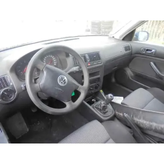 VOLKSWAGEN GOLF IV BERLINA (1J1) '2000 CONCEPTLINE AZUL