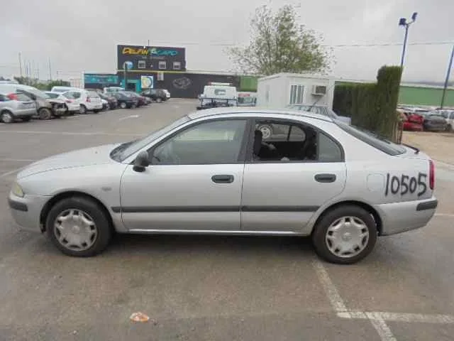 MITSUBISHI CARISMA BERLINA 5 (DA0) '2002 1600 COMFORT GRIS