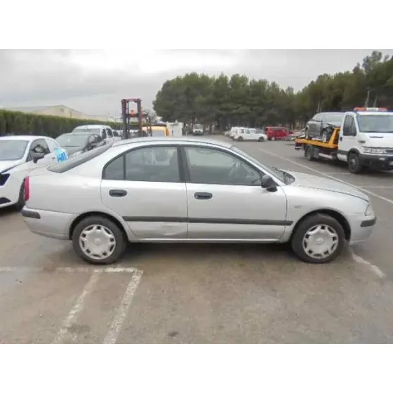 MITSUBISHI CARISMA BERLINA 5 (DA0) '2002 1600 COMFORT GRIS