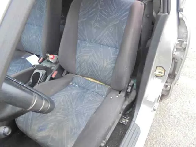 MITSUBISHI CARISMA BERLINA 5 (DA0) '2002 1600 COMFORT GRIS