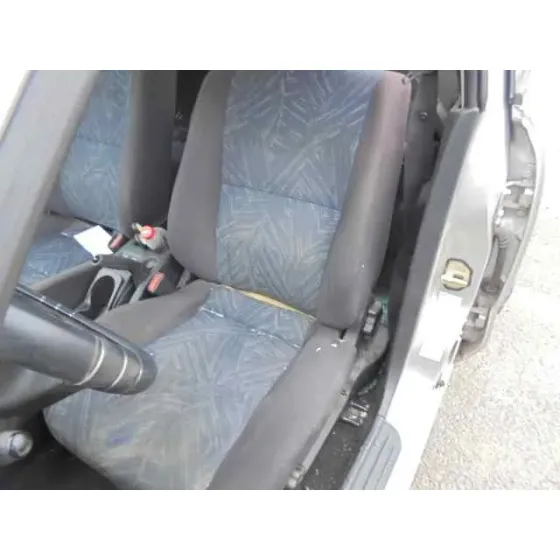 MITSUBISHI CARISMA BERLINA 5 (DA0) '2002 1600 COMFORT GRIS