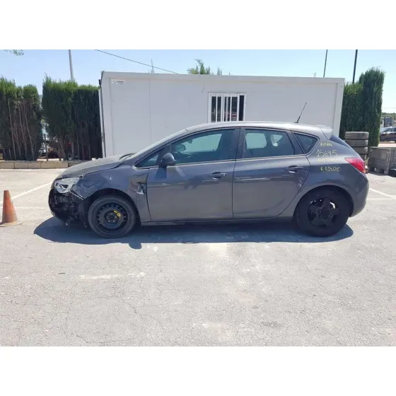 OPEL ASTRA J LIM. '2012 SELECTIVE GRIS OSCURO