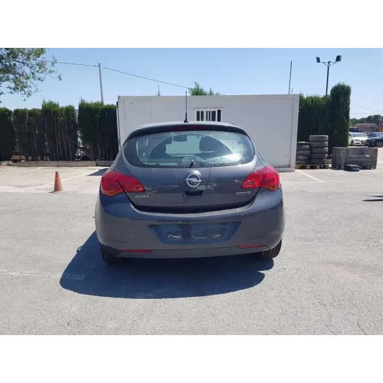 OPEL ASTRA J LIM. '2012 SELECTIVE GRIS OSCURO