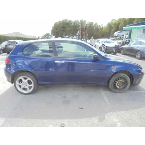 ALFA ROMEO 147 (190) '2002 1.9 JTD DISTINCTIVE AZUL