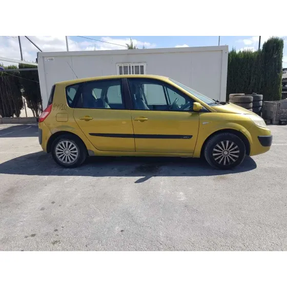 RENAULT SCENIC II '2003 CONFORT AUTHENTIQUE DORADO
