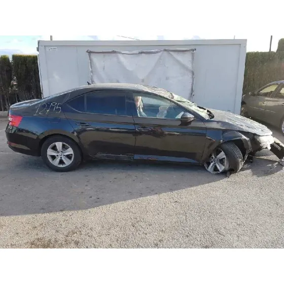 SKODA SUPERB (3V3) '2018 ACTIVE NEGRO