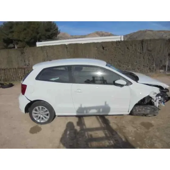 VOLKSWAGEN POLO (6C1) '2015 ADVANCE BLUEMOTION BLANCO