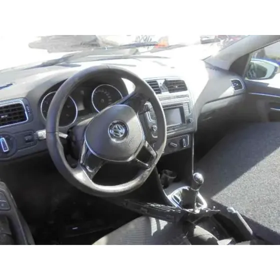 VOLKSWAGEN POLO (6C1) '2015 ADVANCE BLUEMOTION BLANCO