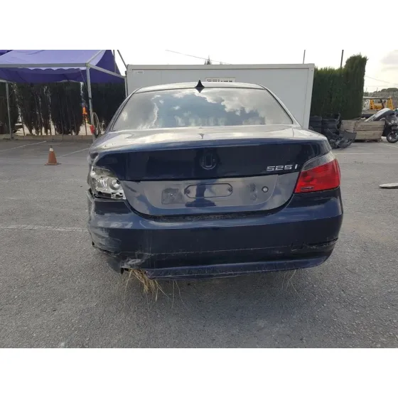 BMW SERIE 5 BERLINA (E60) '2004 525I AZUL