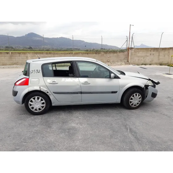 Renault MEGANE II (BM0/1_, CM0/1_) 2002