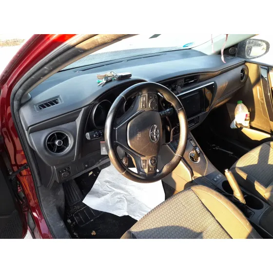 Toyota AURIS (-E18) 1.8 HYBRID (ZWEE186) 2012
