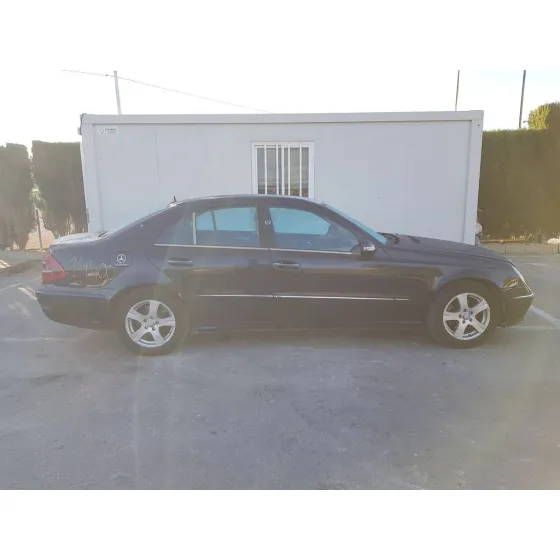 MERCEDES CLASE E (W211) BERLINA '2003 E 270 CDI (211.016) NEGRO
