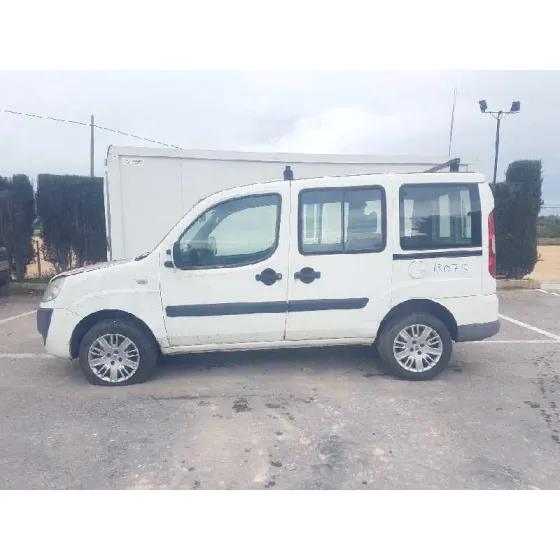 FIAT DOBLO (119) '2006 1.3 16V MULTIJET ACTUAL COM. (55KW) BLANCO