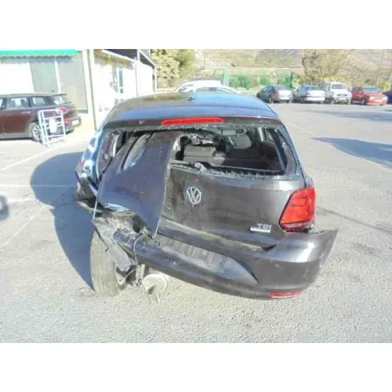 VOLKSWAGEN POLO (6R1) '2016 5 PUERTAS NEGRO