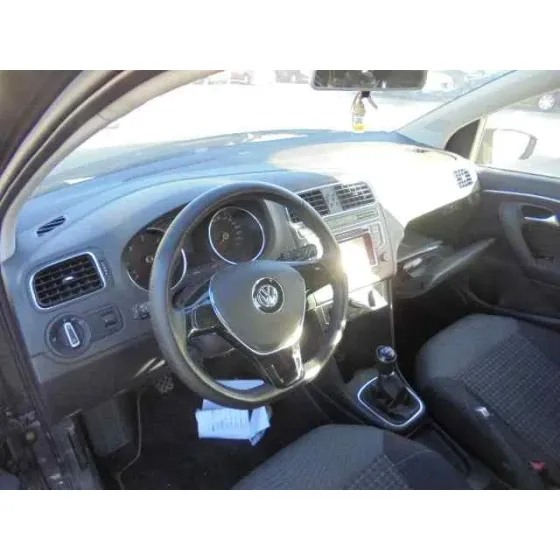VOLKSWAGEN POLO (6R1) '2016 5 PUERTAS NEGRO