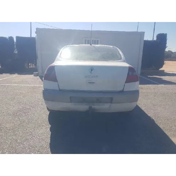 RENAULT MEGANE II BERLINA 5P '2005 CONFORT AUTHENTIQUE BLANCO