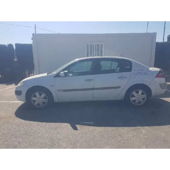 RENAULT MEGANE II BERLINA 5P '2005 CONFORT AUTHENTIQUE BLANCO