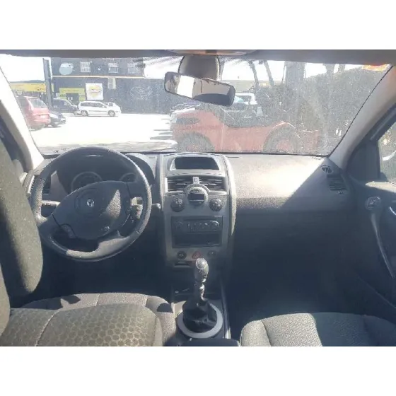 RENAULT MEGANE II BERLINA 5P '2005 CONFORT AUTHENTIQUE BLANCO