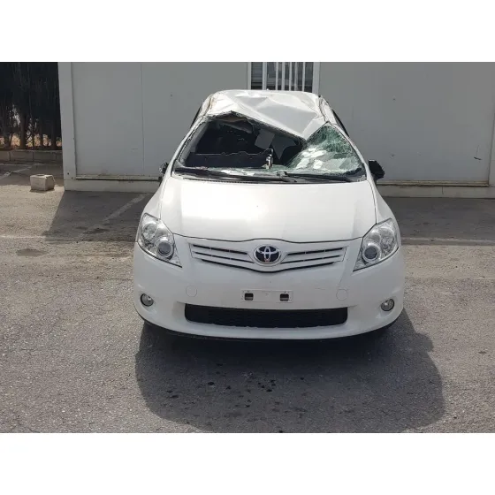 TOYOTA AURIS '2010 ACTIVE BLANCO