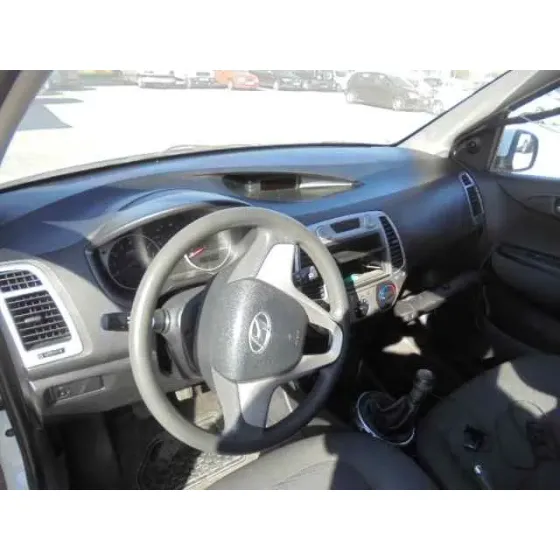HYUNDAI I20 '2010 CLASSIC BLANCO