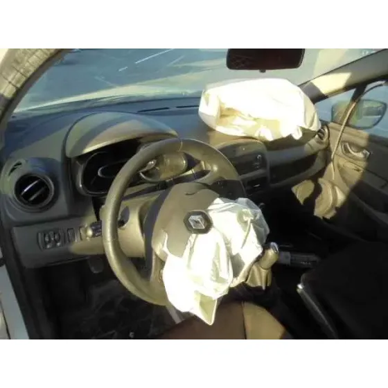 RENAULT CLIO IV '2015 AUTHENTIQUE BLANCO/AZUL