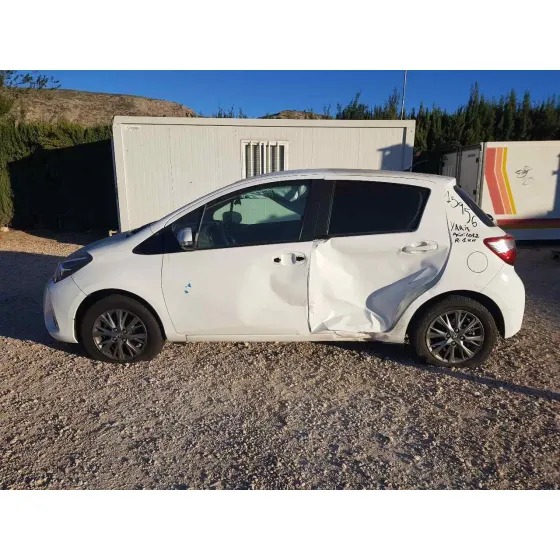 TOYOTA YARIS '2018 ACTIVE BLANCO