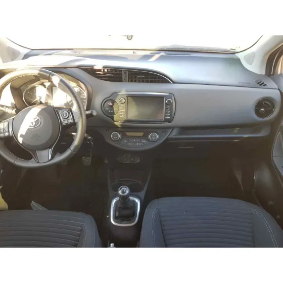 TOYOTA YARIS '2018 ACTIVE BLANCO