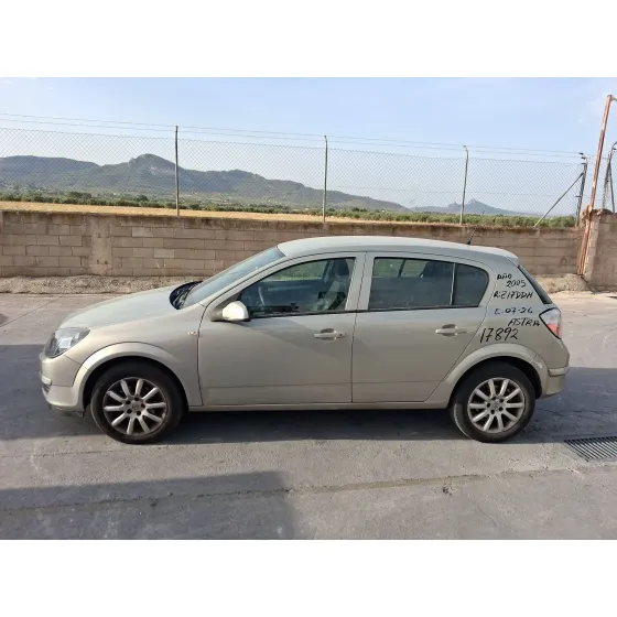Opel ASTRA H (A04) 2004