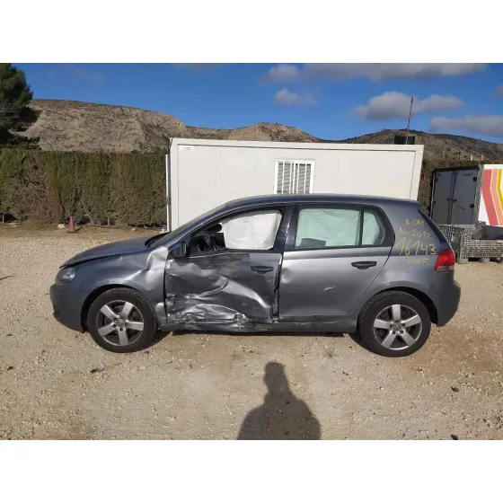 VOLKSWAGEN GOLF VI (5K1) '2012 ADVANCE BLUEMOTION GIRS OSCURO