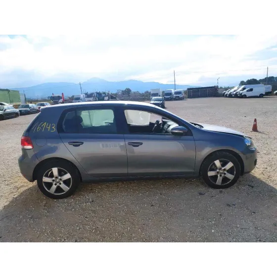 VOLKSWAGEN GOLF VI (5K1) '2012 ADVANCE BLUEMOTION GIRS OSCURO