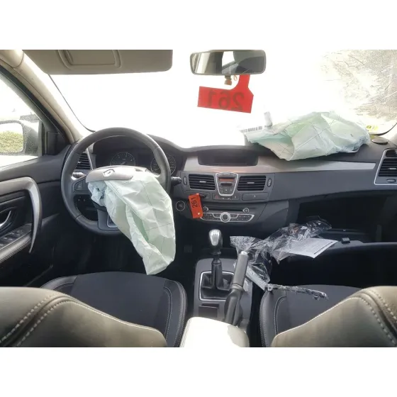 RENAULT LAGUNA III '2011 AUTHENTIQUE NEGRO