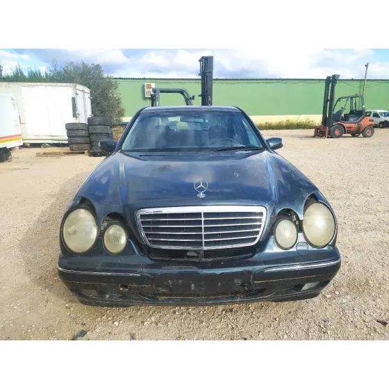 MERCEDES CLASE E (W210) BERLINA '2000 220 CDI GRIS OSCURO