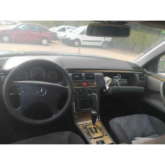 MERCEDES CLASE E (W210) BERLINA '2000 220 CDI GRIS OSCURO