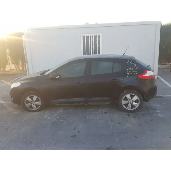 RENAULT MEGANE III BERLINA 5 P '2008 DYNAMIQUE NEGRO