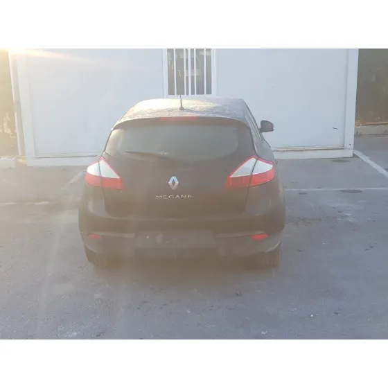 RENAULT MEGANE III BERLINA 5 P '2008 DYNAMIQUE NEGRO
