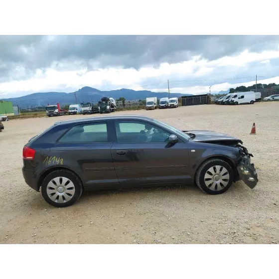 AUDI A3 (8P) '2007 ATRACCION GRIS OSCURO
